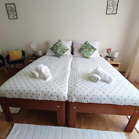 Varnegyed Apartman Apartment Dunafoldvar ภายนอก รูปภาพ