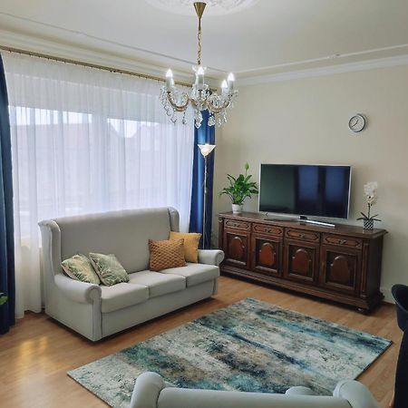 Varnegyed Apartman Apartment Dunafoldvar ภายนอก รูปภาพ