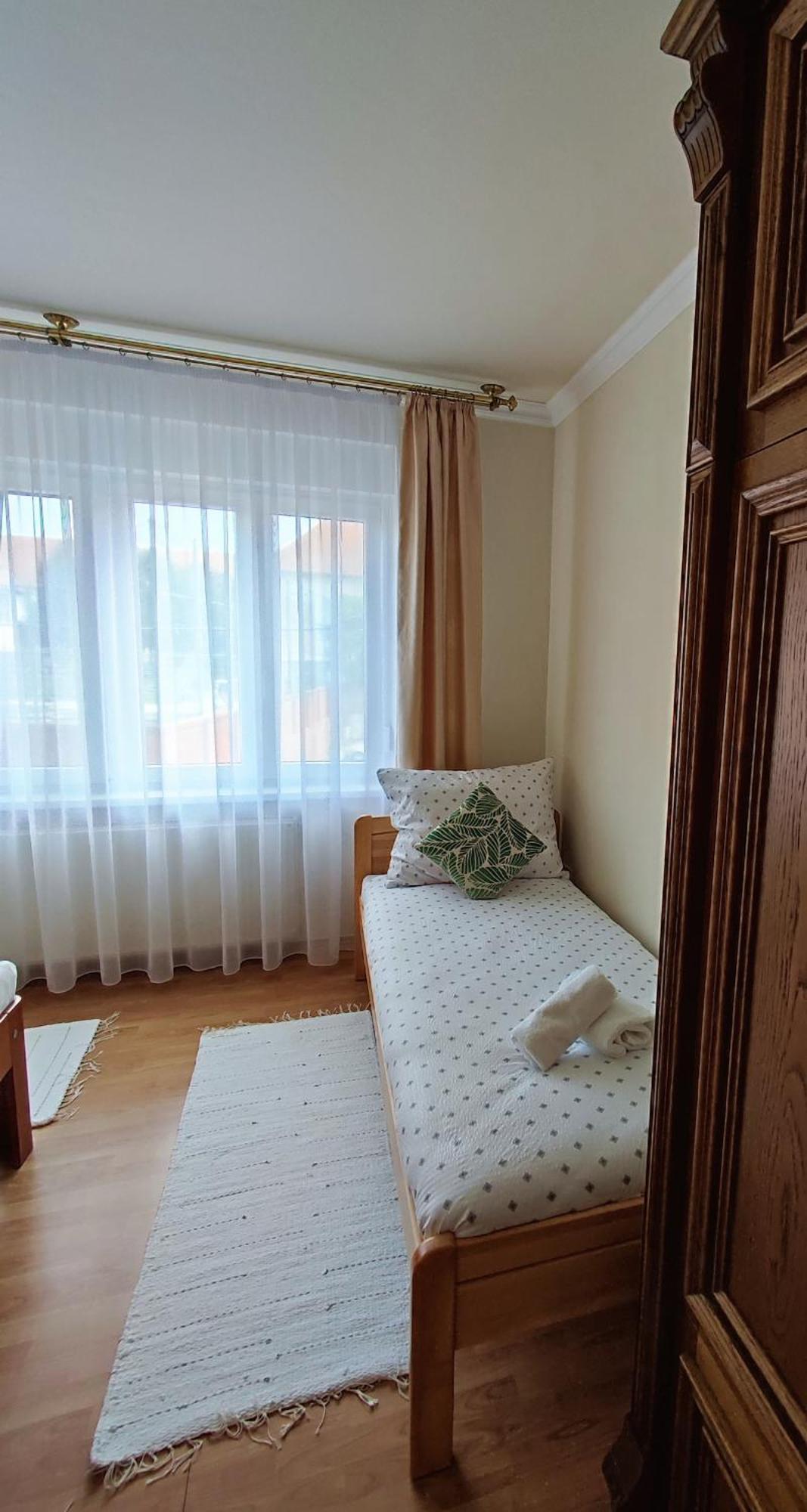 Varnegyed Apartman Apartment Dunafoldvar ภายนอก รูปภาพ